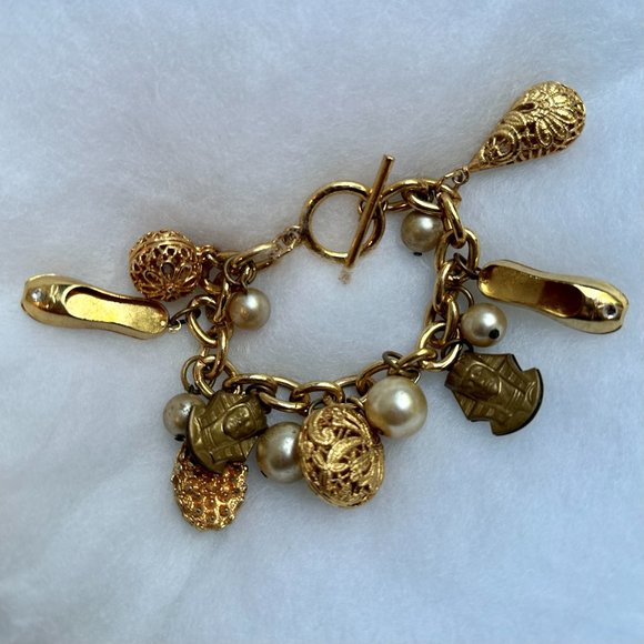 Gorgeous Goldtone Charm Bracelet - Picture 7 of 7